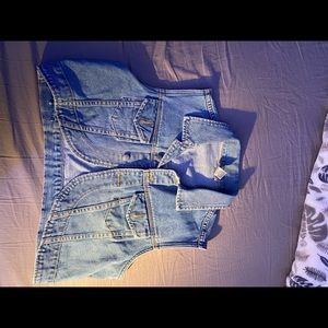 Cropped jean jacket. Size L